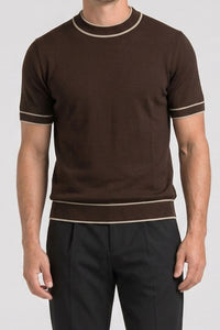 T-shirt da uomo marrone in maglia, vestibilità regolare, girocollo con finiture a contrasto.