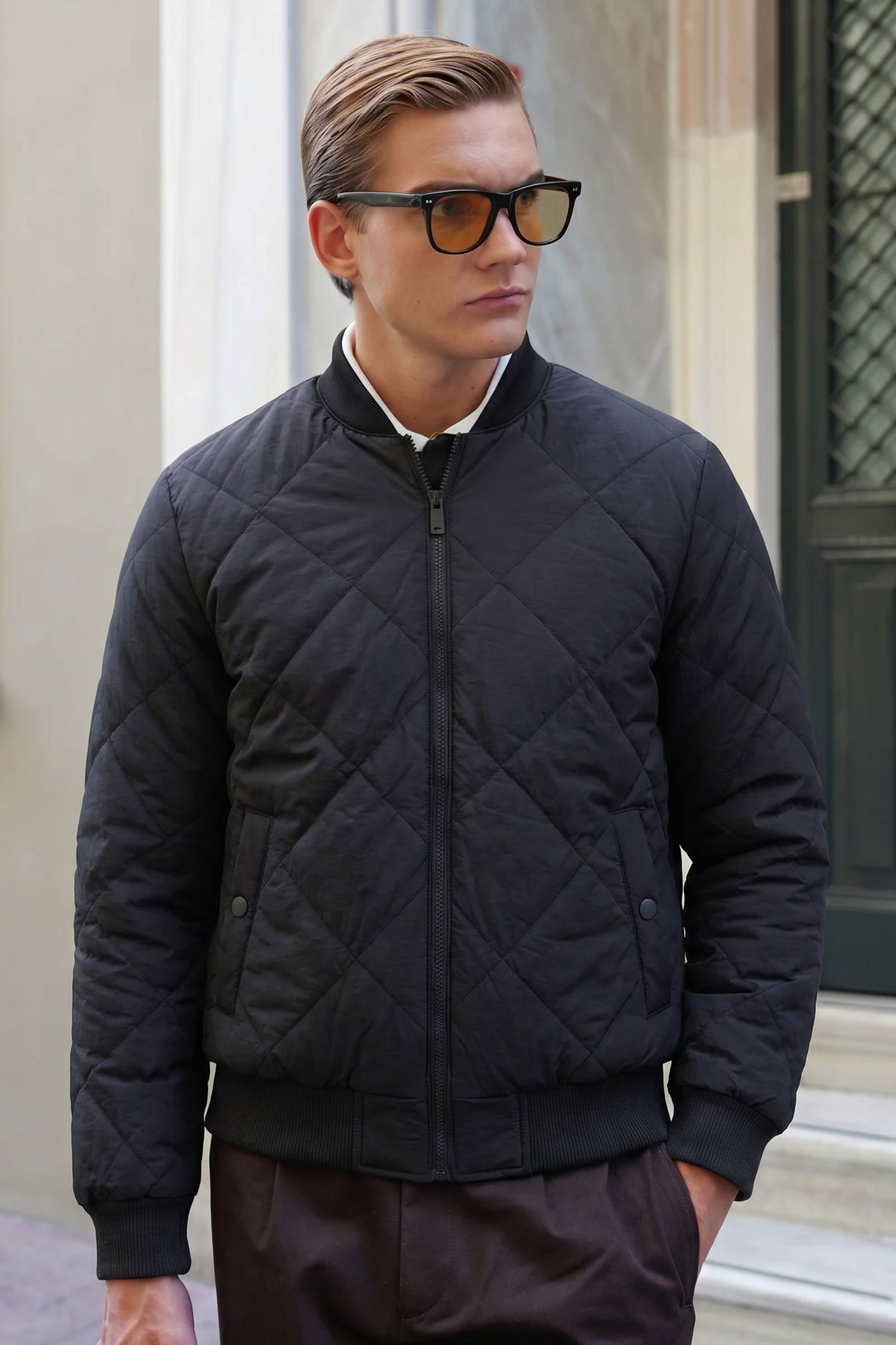 Giacca bomber reversibile da uomo nera e beige, leggera e trapuntata, 2 in 1