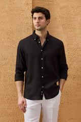 Camicia da uomo nera in puro lino, a maniche lunghe, con bottoni, ideale per l'estate.
