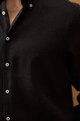 Camicia da uomo nera in puro lino, a maniche lunghe, con bottoni, ideale per l'estate.