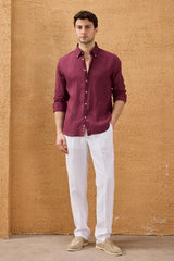 Camicia da uomo bordeaux in puro lino, a maniche lunghe, con bottoni, ideale per l'estate.