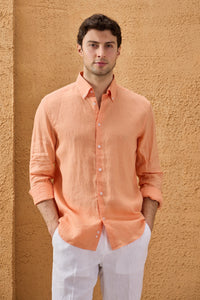 Camicia da uomo arancione in puro lino, a maniche lunghe, con bottoni, ideale per l'estate.