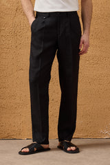 Completo da uomo in lino nero, elegante e casual, due pezzi, con cerniera frontale, stile safari, estivo.