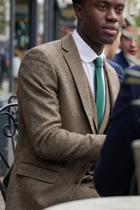 Abito 3 pezzi in tweed a spina di pesce color rovere-marrone