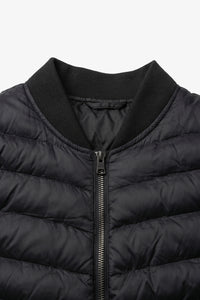 Giacca bomber da uomo nera trapuntata, leggera, imbottita e con cerniera.