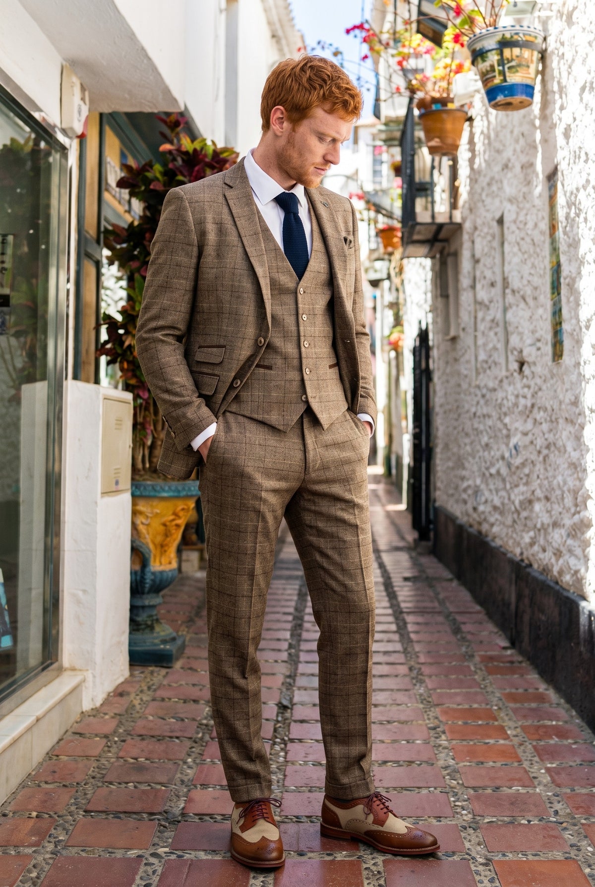 Look #573 styled with Liam - Abito da uomo a quadri marrone 3 pezzi