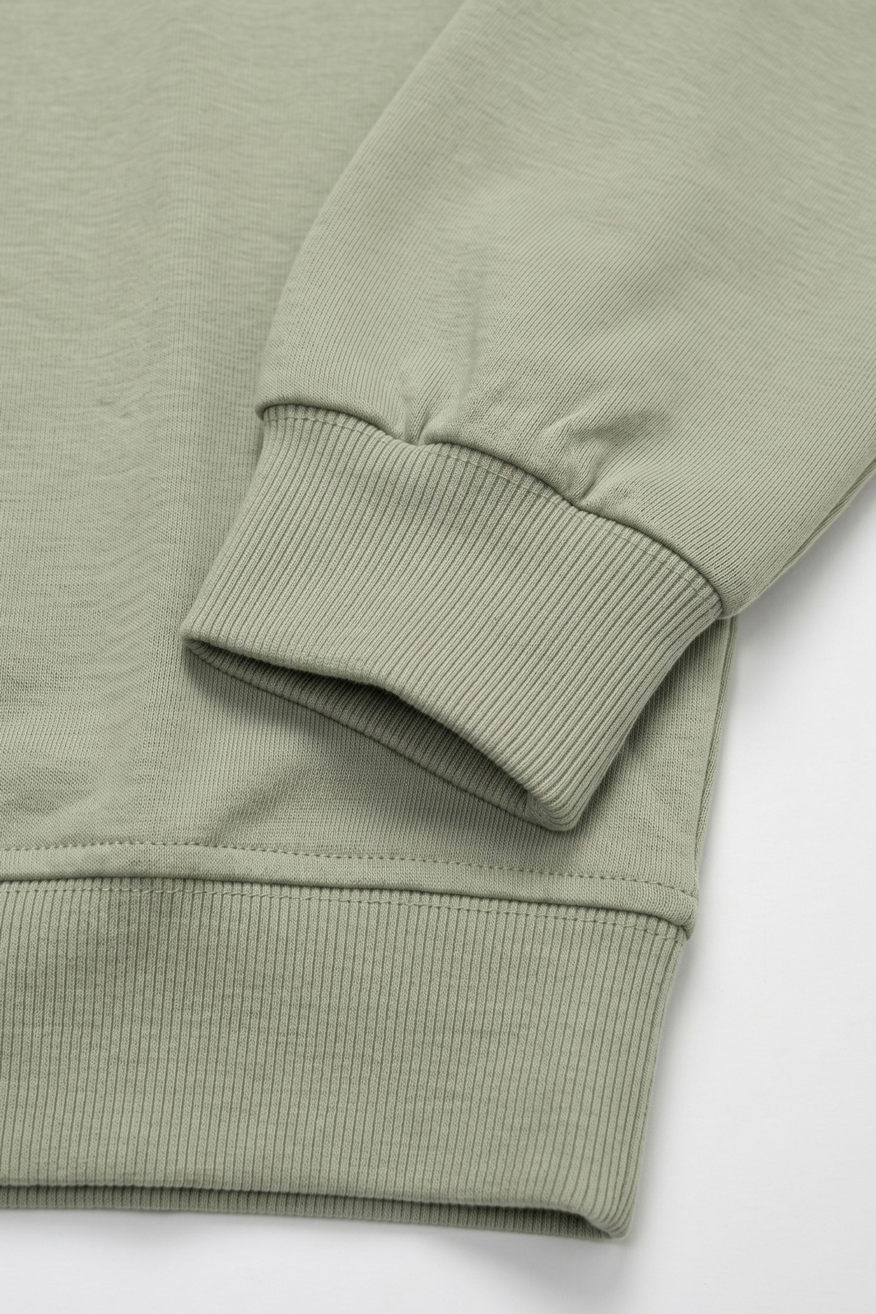 Felpa da uomo a girocollo, maniche lunghe, elasticizzata, in misto cotone verde salvia.