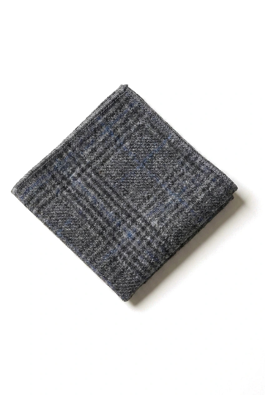 Confronta i colori Cravatta da taschino grigia a spina di pesce in tweed da uomo, classica a quadri