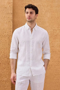 Camicia da uomo bianca in puro lino, a maniche lunghe, con bottoni, ideale per l'estate.
