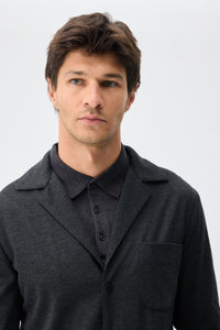 Completo da uomo elegante e casual in morbido jersey color antracite, composto da giacca blazer e pantaloni.