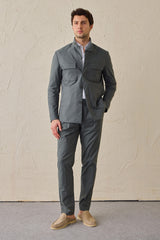 Giacca utility da uomo verde salvia, leggera, elegante e casual.