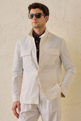 Giacca utility da uomo bianca, leggera, in misto cotone, elegante e casual.