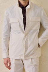 Giacca utility da uomo bianca, leggera, in misto cotone, elegante e casual.