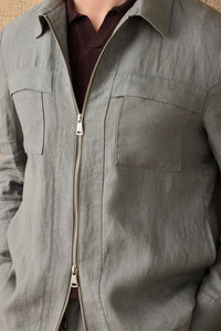 Camicia-giacca da uomo in lino verde salvia con cerniera, leggera, ideale per l'estate.
