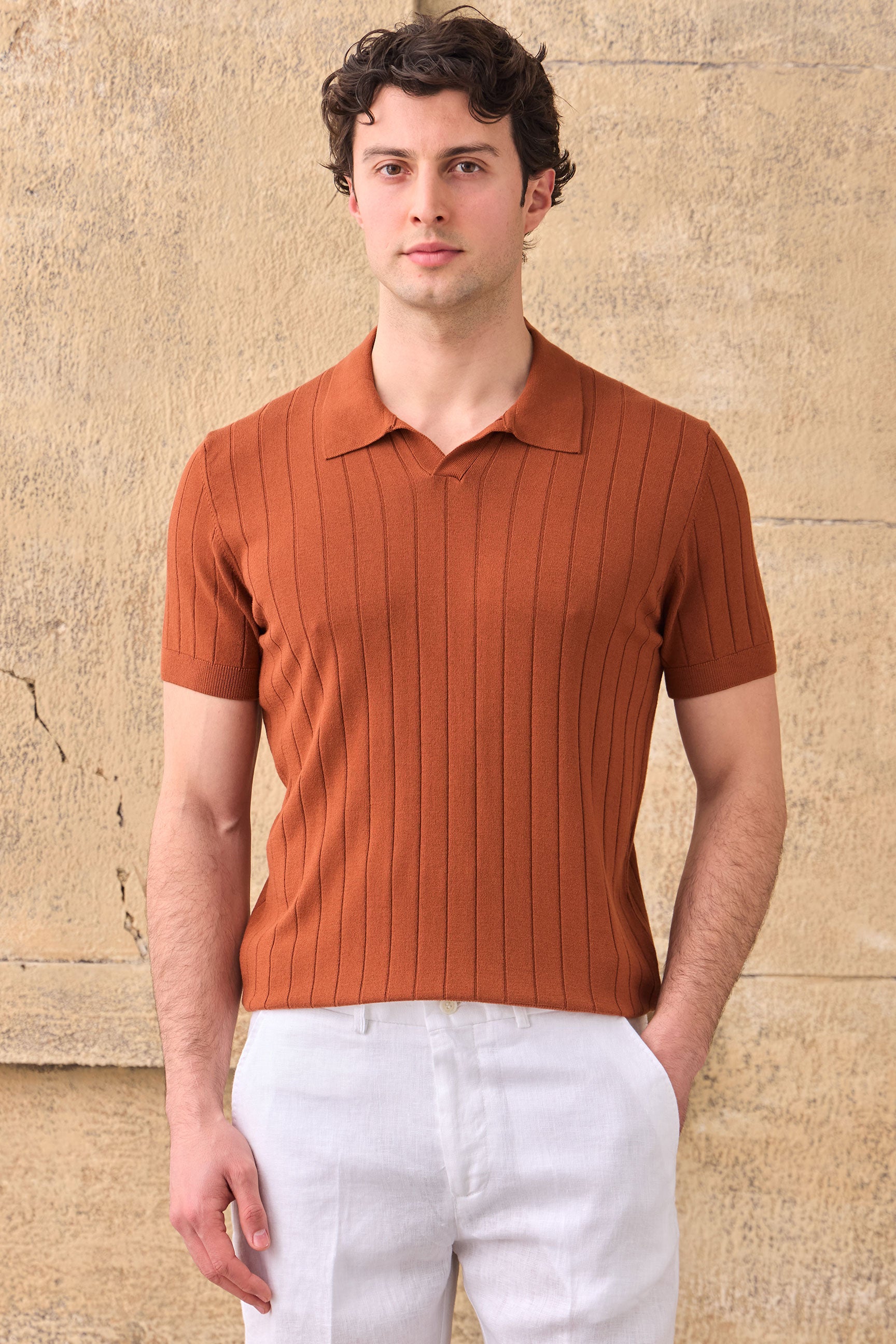 Polo da uomo a coste color arancio ruggine