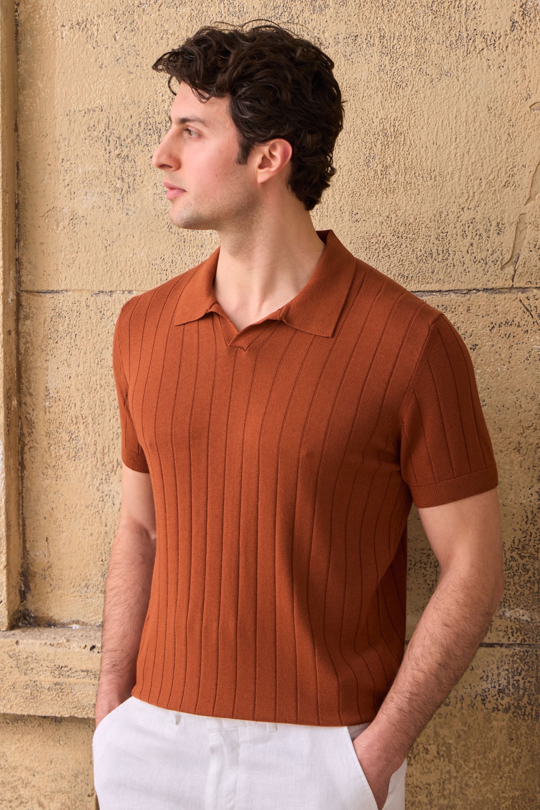 Polo da uomo a coste color arancio ruggine