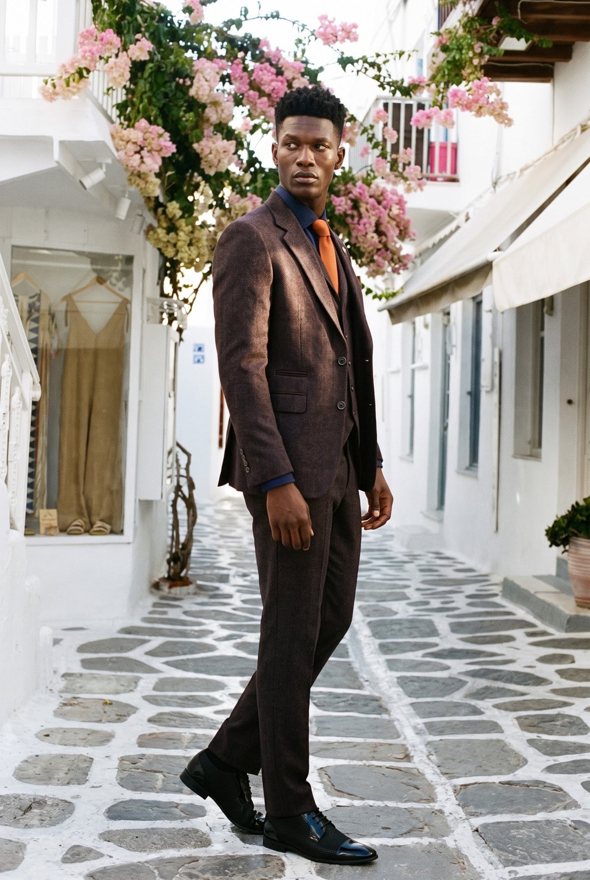 Look #993 styled with Abito da uomo in tweed a spina di pesce color prugna, 3 pezzi