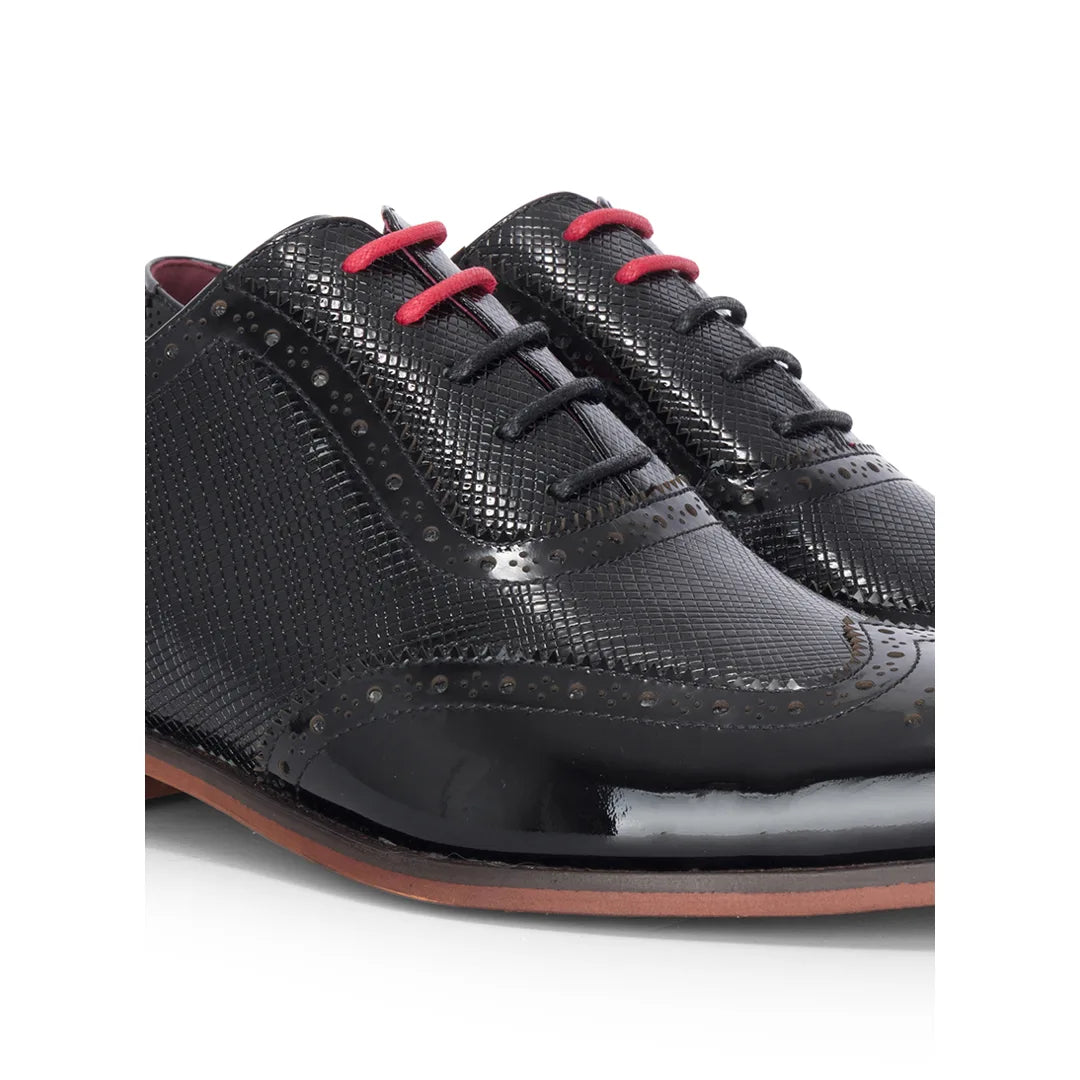 Flynn - Scarpe brogue da uomo in pelle verniciata nera