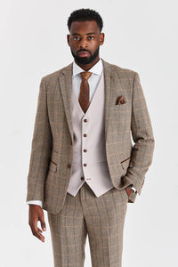 Abito in tweed Harris Brown con gilet color pietra Mayfair.