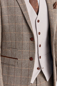 Abito in tweed Harris Brown con gilet color pietra Mayfair.