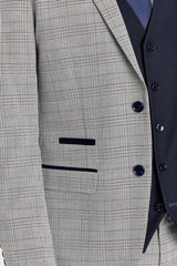 Abito grigio Hugo con gilet blu navy a contrasto Parker