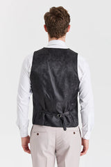 Abito Mayfair con texture effetto pietra e gilet nero a contrasto