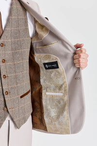 Completo Mayfair con texture effetto pietra e gilet in tweed Harris Brown.