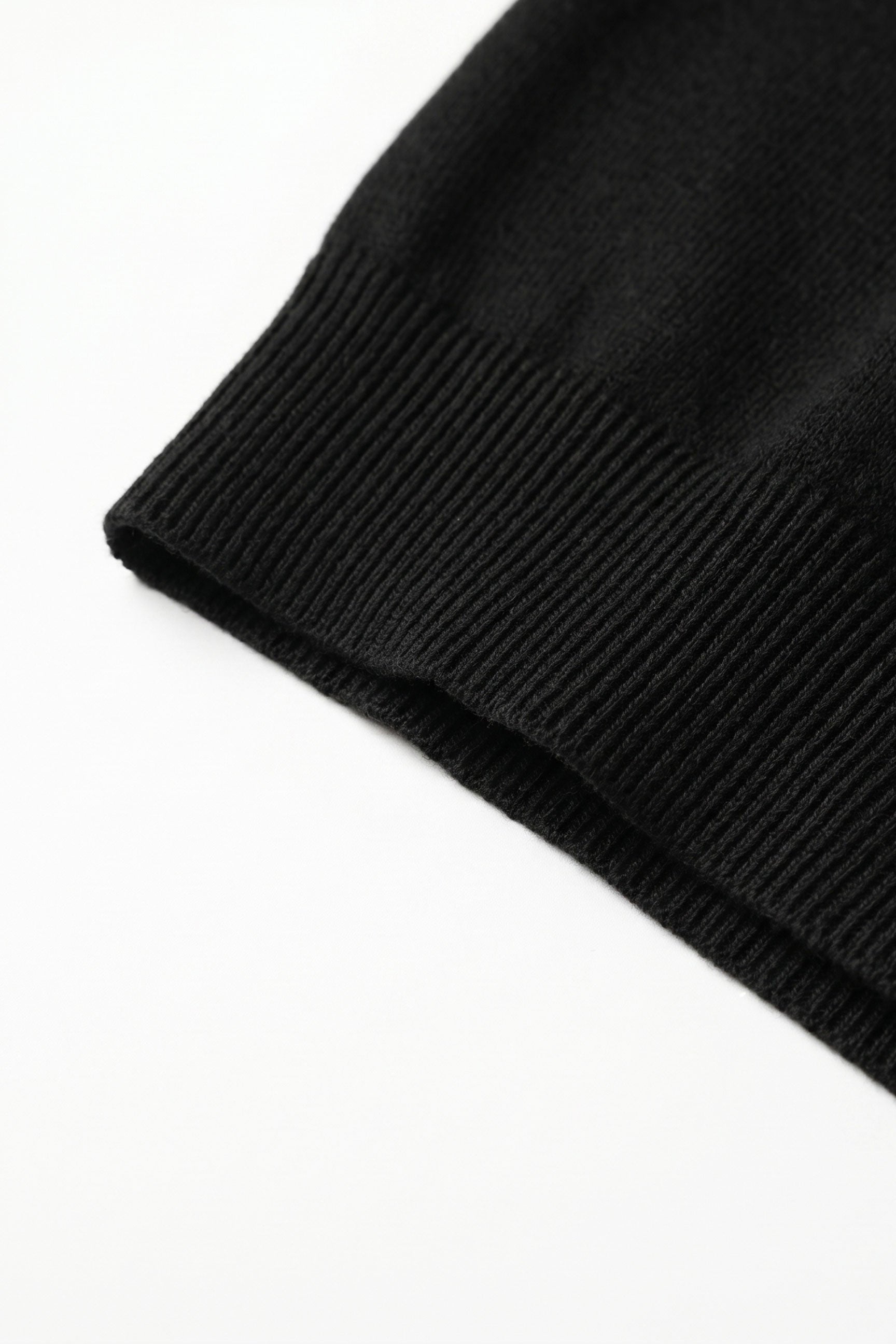 T-shirt classica da uomo nera a maniche corte con scollo rotondo