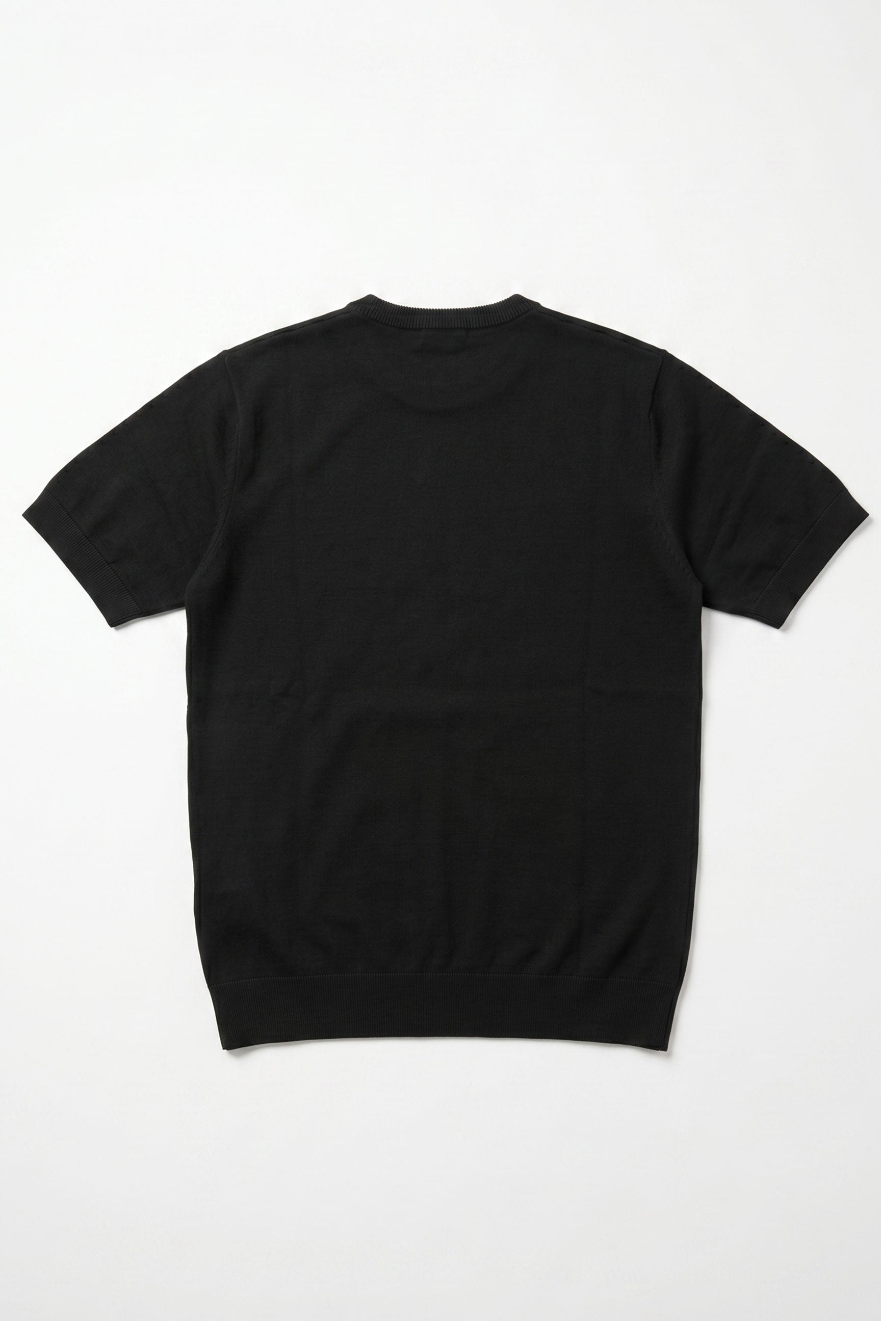T-shirt classica da uomo nera a maniche corte con scollo rotondo