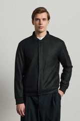 Giacca bomber nera minimalista ed elegante da uomo
