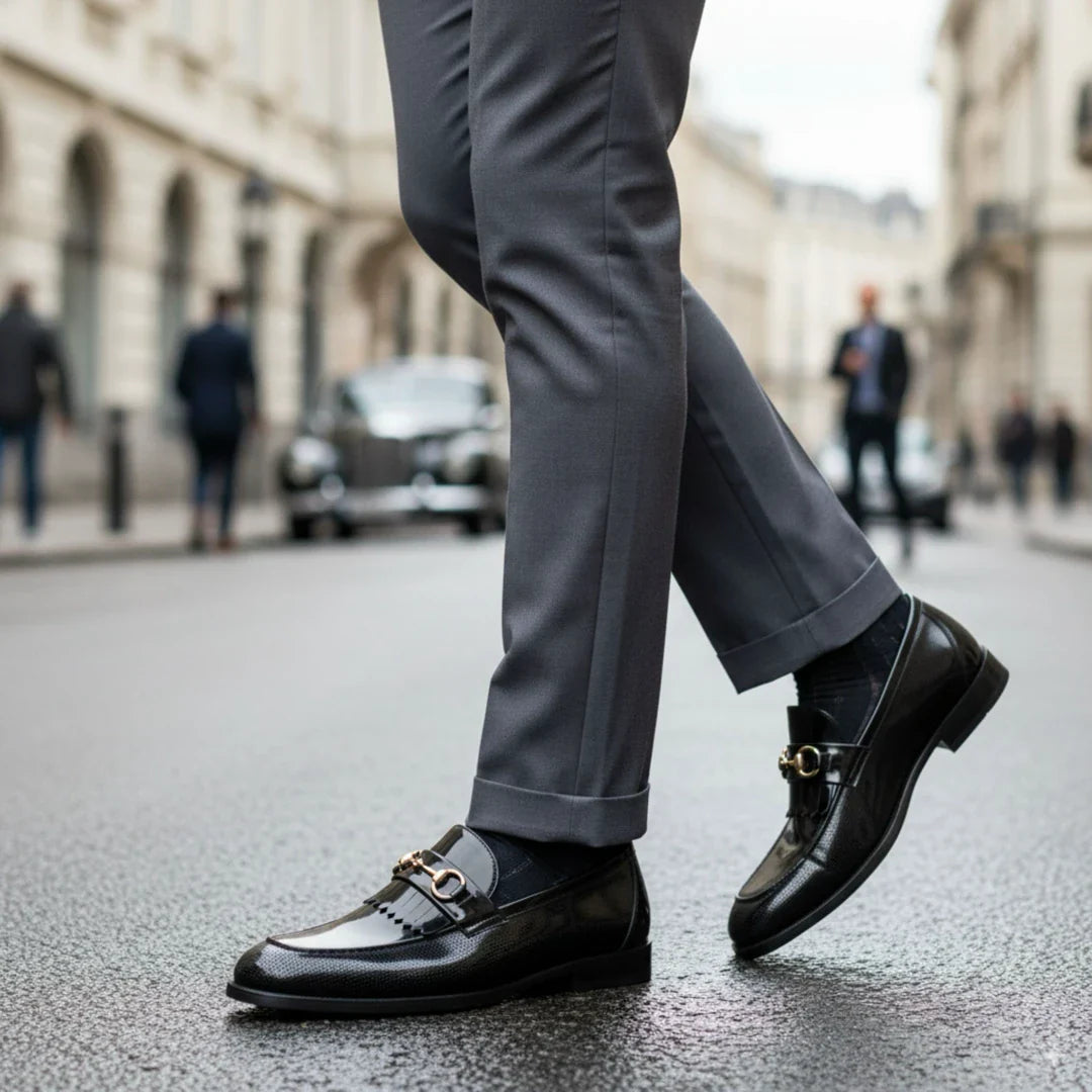 Mocassini slip-on da uomo in vernice nera PU