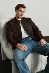 Giacca bomber da uomo marrone, minimalista ed elegante