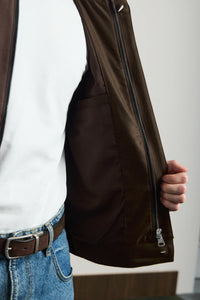 Giacca bomber da uomo marrone, minimalista ed elegante