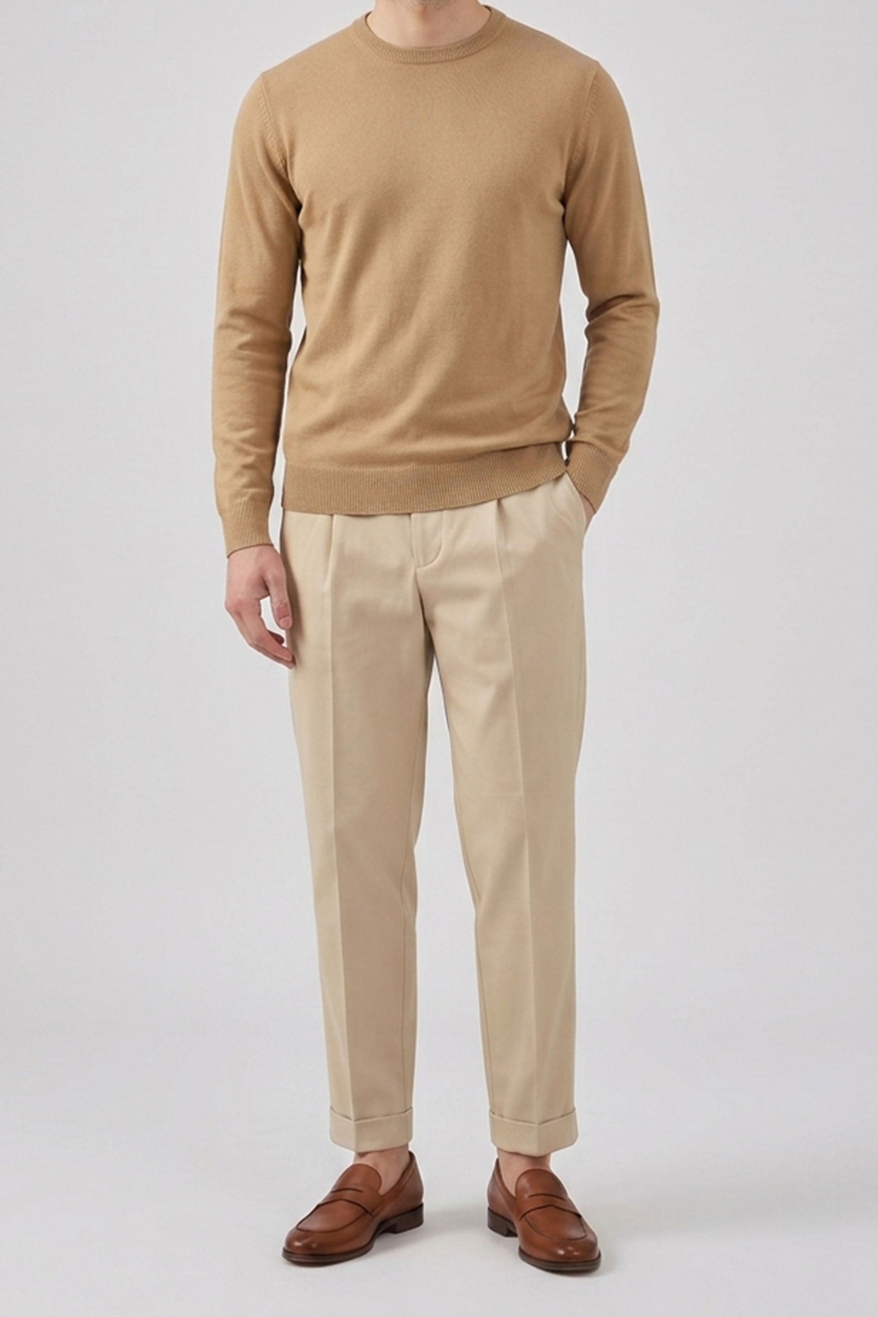 Maglione da uomo girocollo marrone cammello, vestibilità regolare, lavorato a maglia
