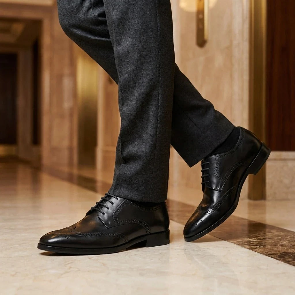 Scarpe stringate classiche brogue da uomo in pelle nera