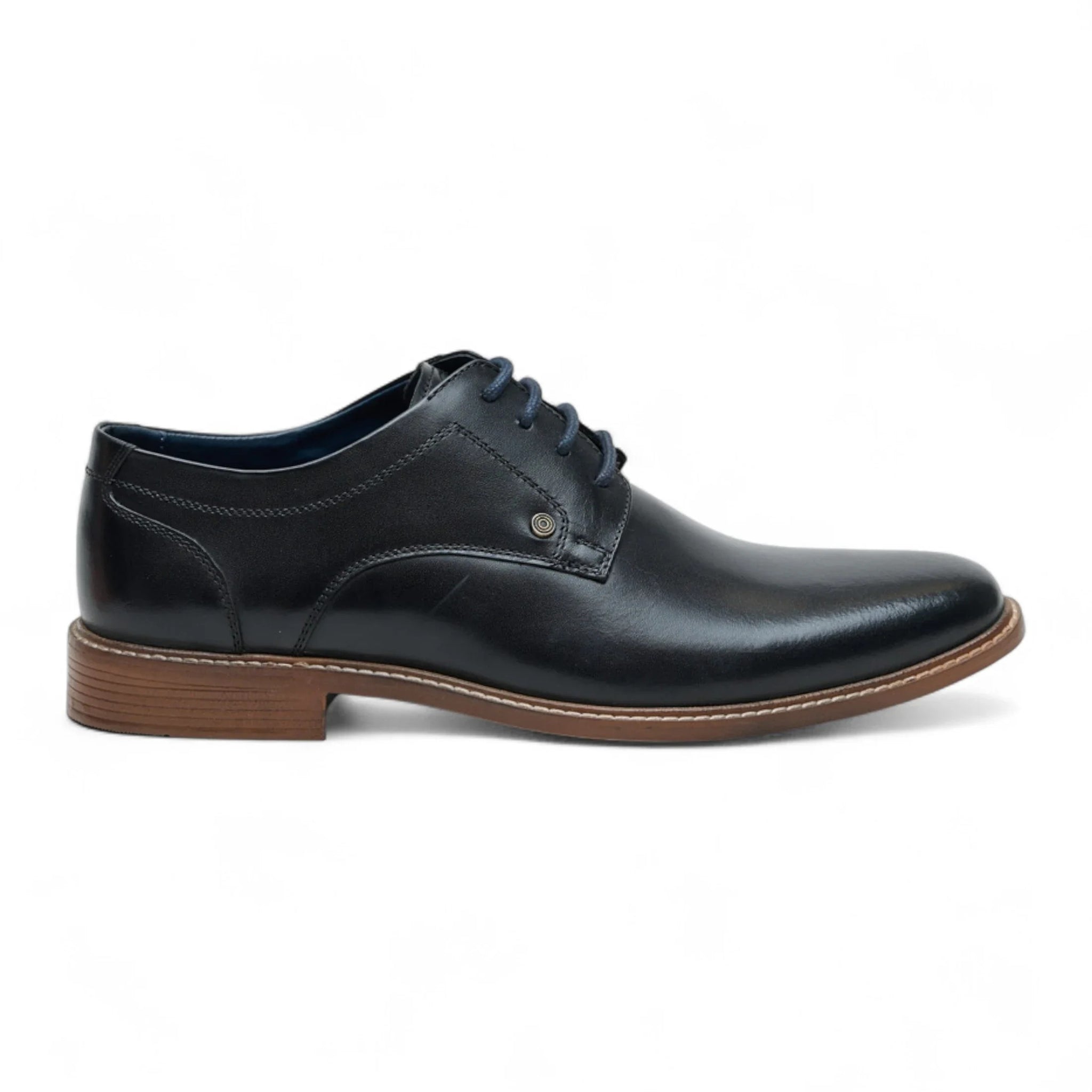 Scarpe Derby eleganti da uomo in pelle nera lucida.