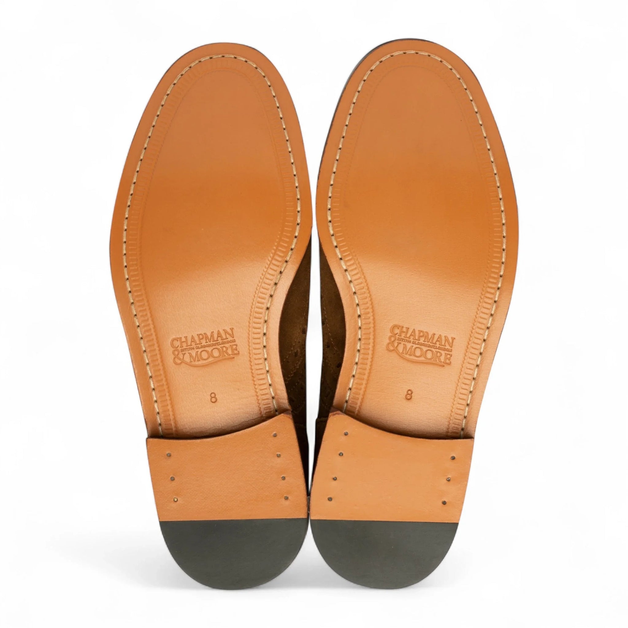 Scarpe Oxford brogue da uomo in pelle marrone con punta a coda di rondine.