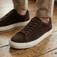 Sneakers casual da uomo in pelle scamosciata marrone con lacci