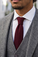 Cravatta da uomo in maglia bordeaux