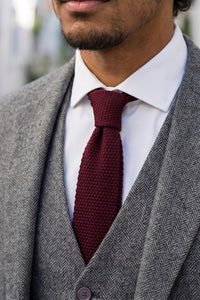 Cravatta da uomo in maglia bordeaux