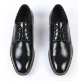 Scarpe Derby classiche da uomo con punta liscia e lacci.