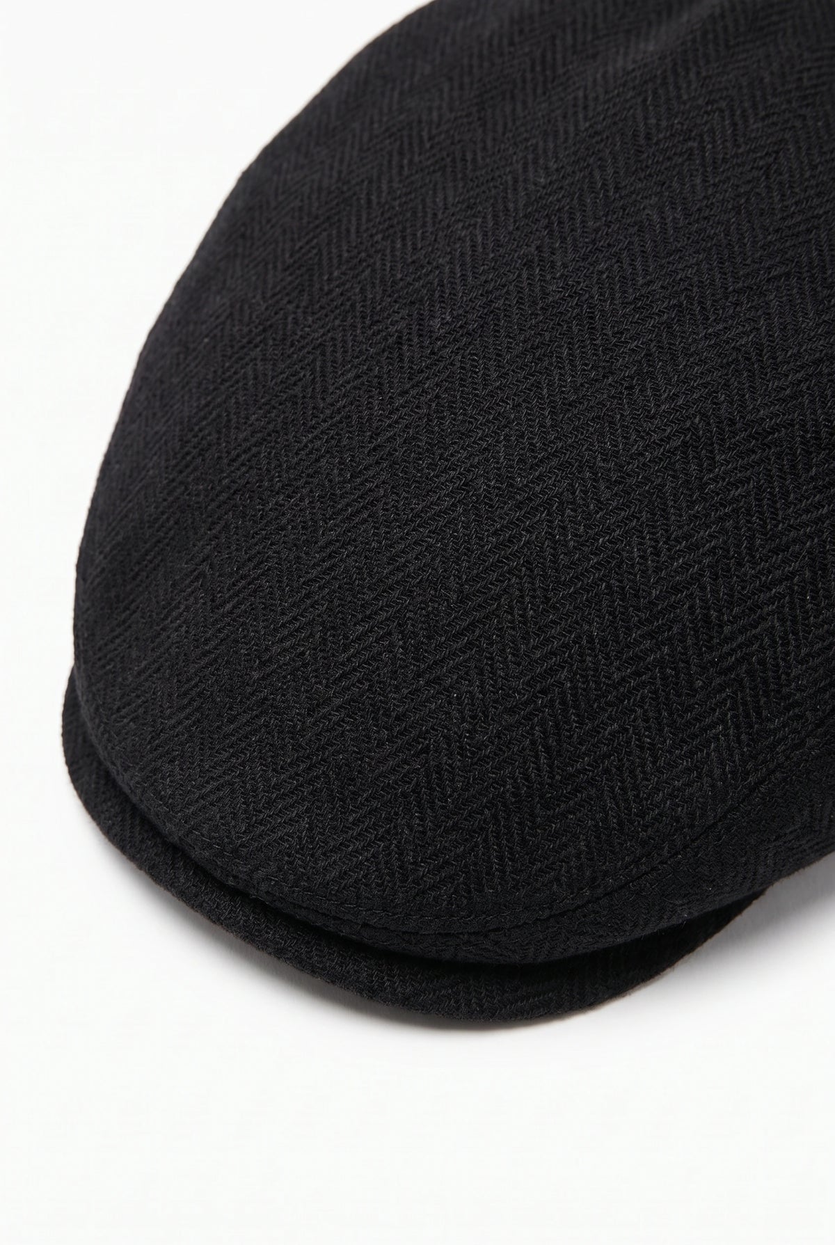 Berretto piatto classico da uomo nero