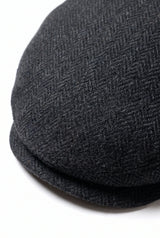 Cappello classico da uomo color antracite con visiera piatta