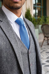 Cravatta da uomo in maglia azzurra