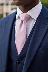 Cravatta da uomo rosa chiaro con finitura scamosciata