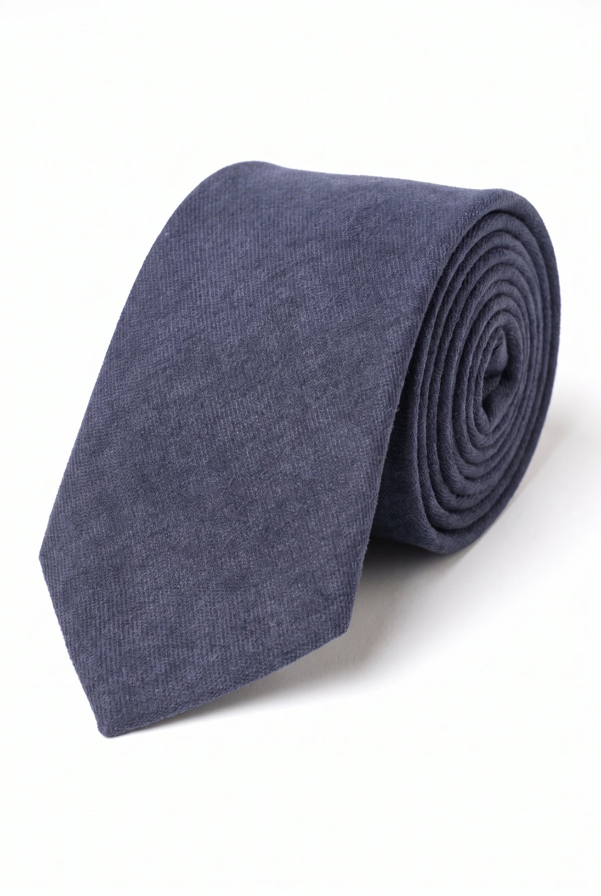 Cravatta da uomo blu navy con finitura scamosciata