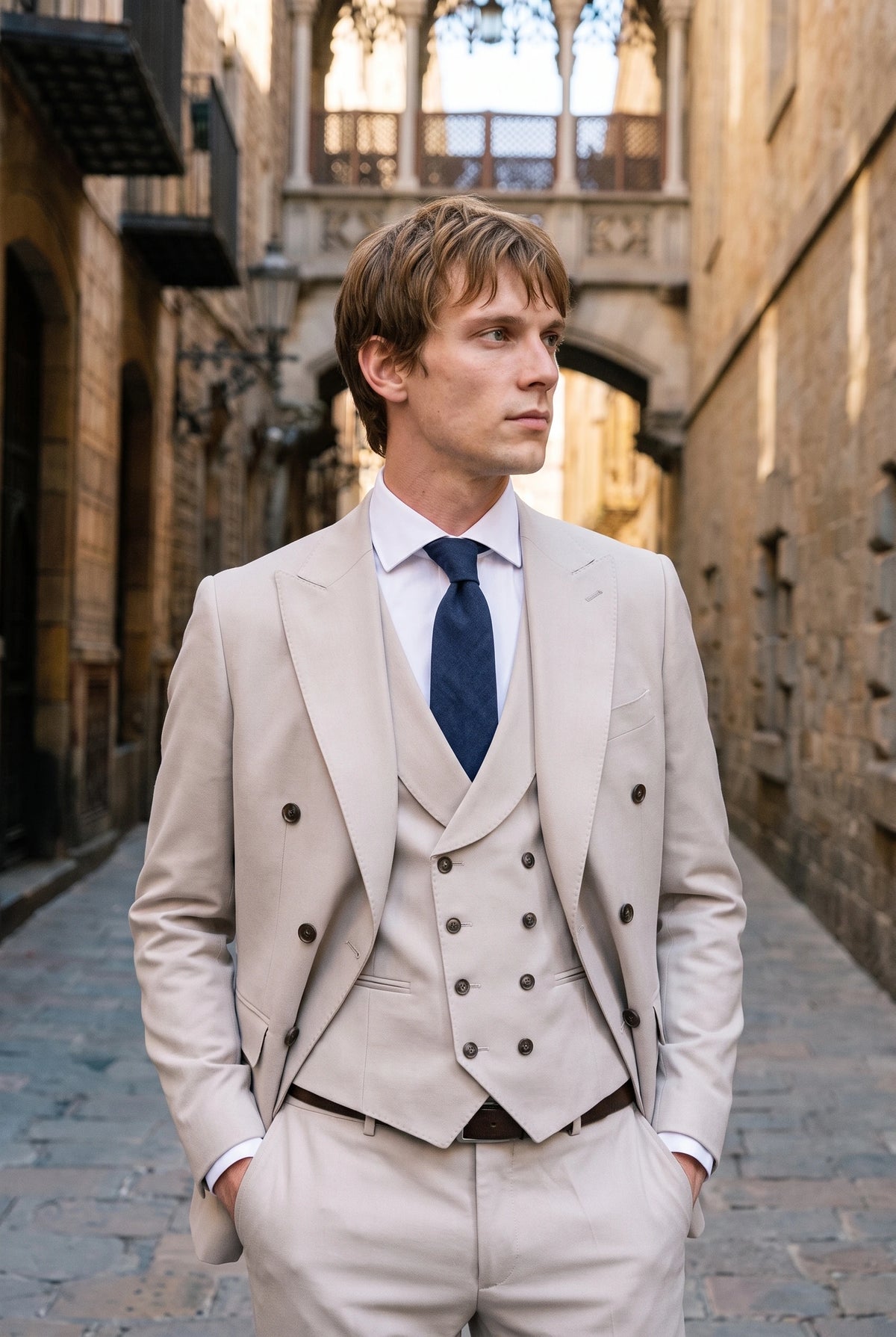 Cravatta da uomo blu navy con finitura scamosciata