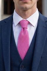 Cravatta da uomo rosa in maglia