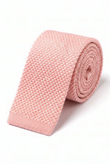 Cravatta da uomo rosa in maglia con estremità piatta quadrata