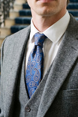 Cravatta da uomo blu royal con motivo paisley
